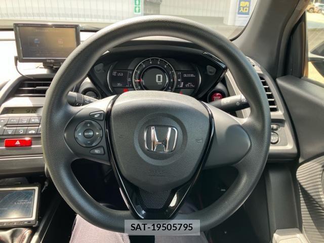 Honda S660 2016-04 8486053-14