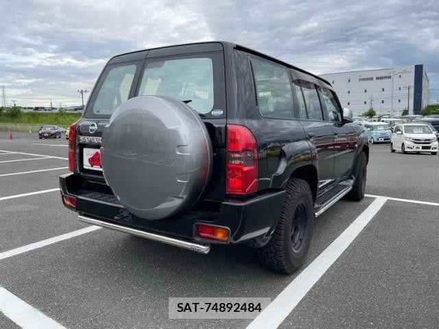 Nissan SAFARI 2006-12 8661395-2