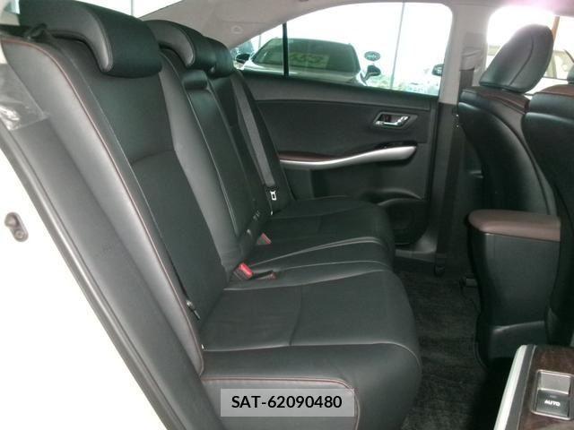 Toyota SAI 2013-11 1093759-9