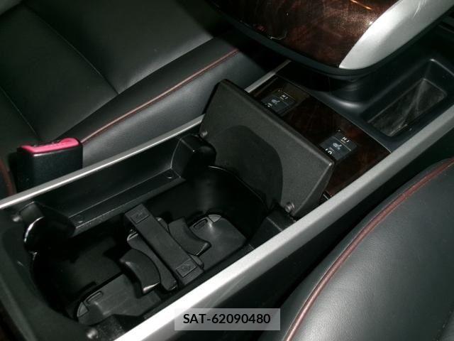 Toyota SAI 2013-11 1093759-16