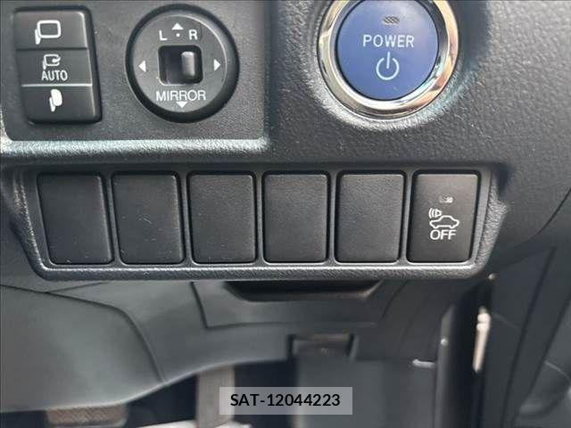 Toyota SAI 2013-09 5877844-4