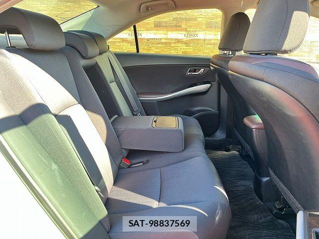 Toyota SAI 2015-10 6219200-9