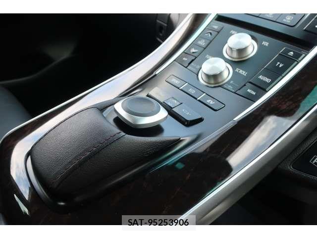 Toyota SAI 2013-11 6502841-16