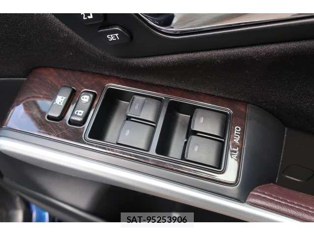 Toyota SAI 2013-11 6502841-17