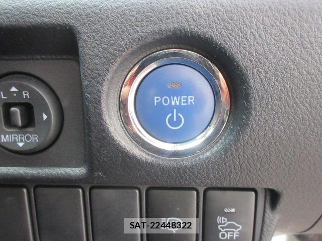 Toyota SAI 2015-09 6717217-22