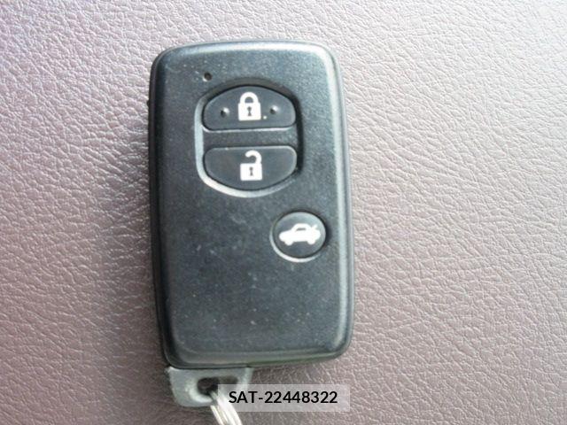 Toyota SAI 2015-09 6717217-23
