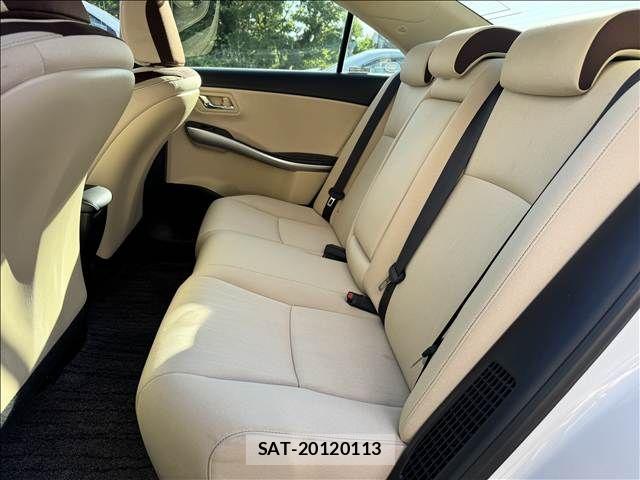 Toyota SAI 2014-02 6817073-9
