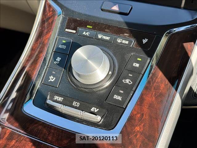 Toyota SAI 2014-02 6817073-12