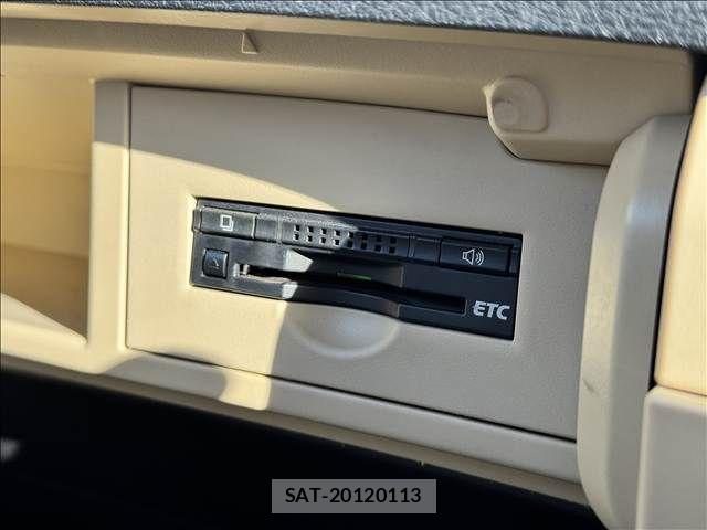 Toyota SAI 2014-02 6817073-15