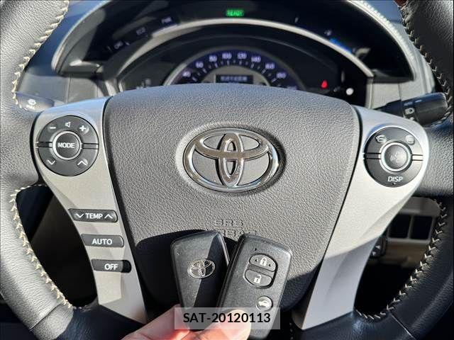 Toyota SAI 2014-02 6817073-17