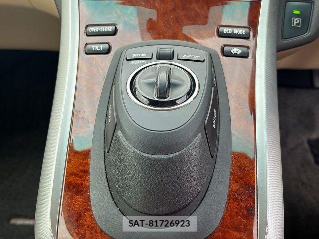 Toyota SAI 2012-05 7224591-19