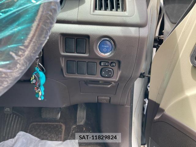 Toyota SAI 2011-08 7252196-16