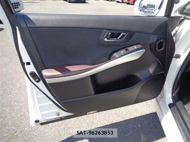 Toyota SAI 2015-07 7393950-17