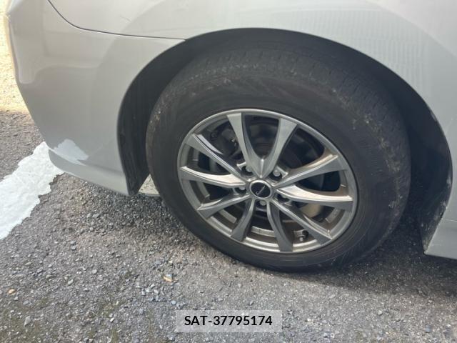 Toyota SAI 2012-07 7457519-6