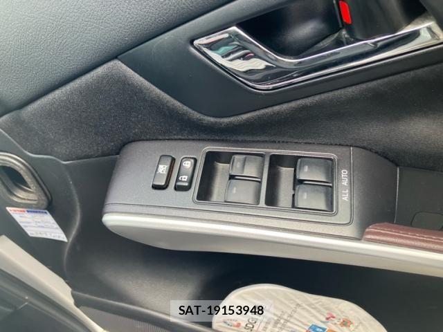 Toyota SAI 2013-10 7562777-9