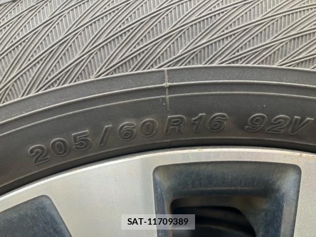 Toyota SAI 2013-09 7562778-5
