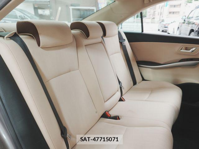 Toyota SAI 2014-11 7963652-28