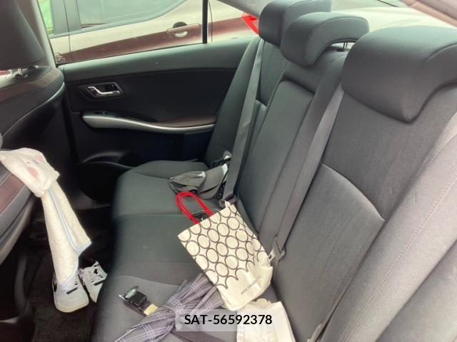 Toyota SAI 2016-04 8132232-8