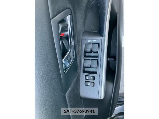 Toyota SAI 2012-06 8231669-10