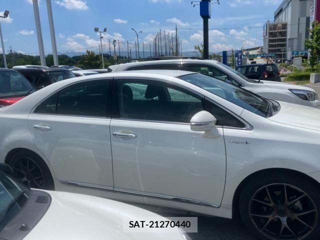 Toyota SAI 2017-11 8246594-4