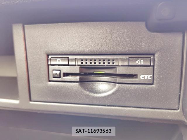Toyota SAI 2015-11 8246593-27