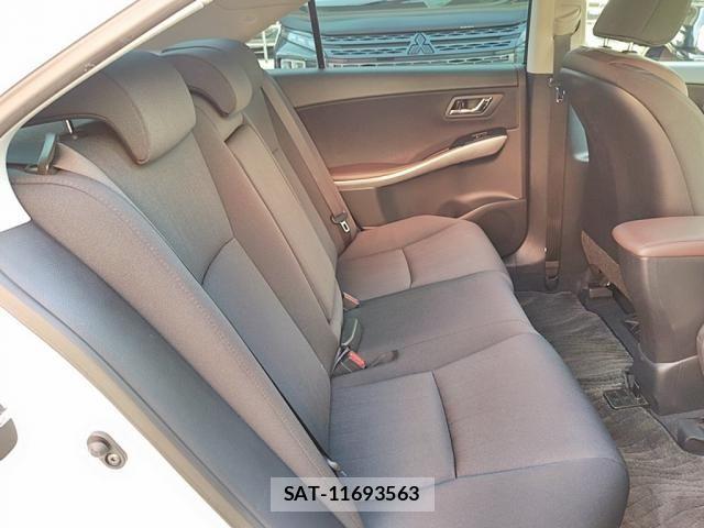 Toyota SAI 2015-11 8246593-28