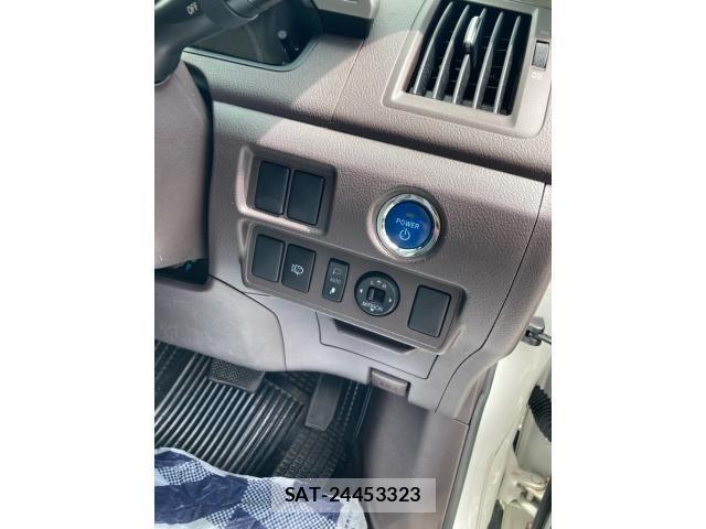 Toyota SAI 2010-10 8414814-12