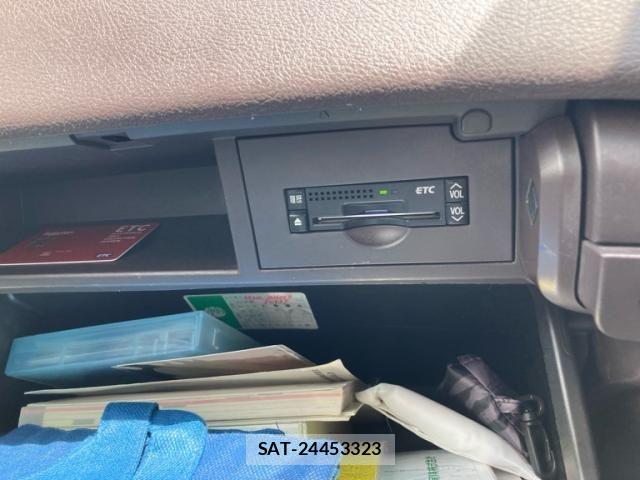 Toyota SAI 2010-10 8414814-17