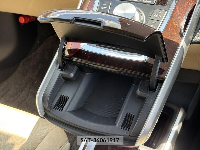 Toyota SAI 2016-07 8527191-26