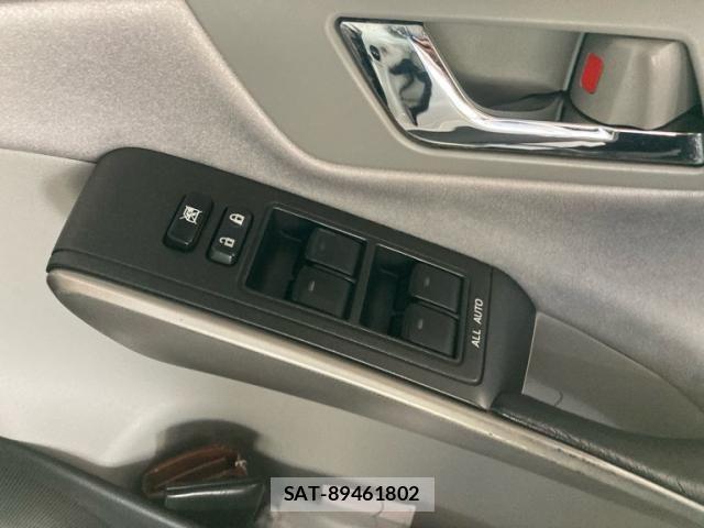 Toyota SAI 2011-10 8527189-11