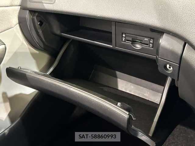 Toyota SAI 2010-01 8563470-24