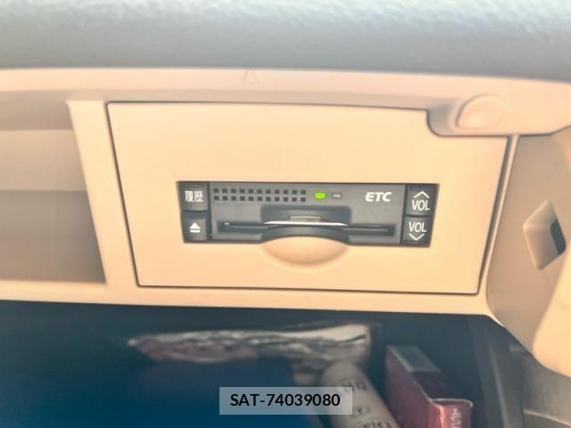 Toyota SAI 2012-07 8628759-28