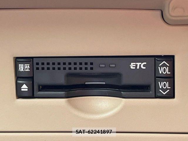 Toyota SAI 2012-01 8666867-6
