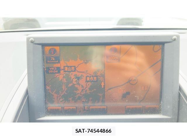 Toyota SAI 2010-10 8666868-17