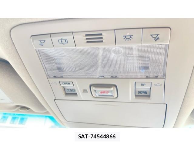 Toyota SAI 2010-10 8666868-21
