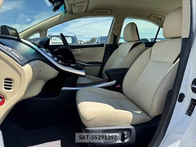 Toyota SAI 2014-03 8661397-16
