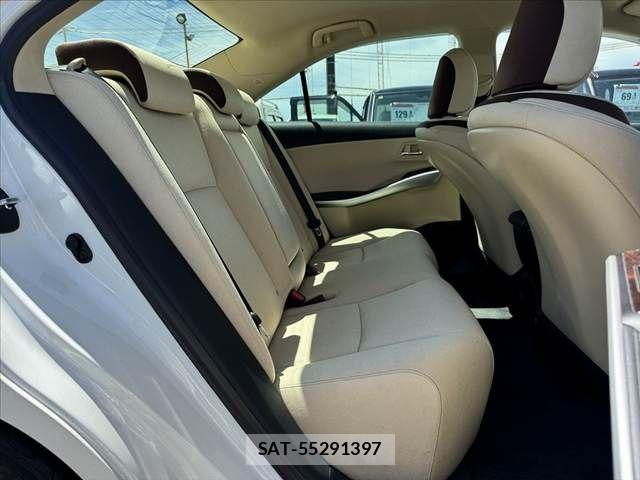 Toyota SAI 2014-03 8661397-19
