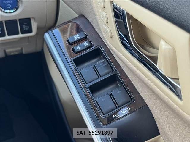Toyota SAI 2014-03 8661397-23