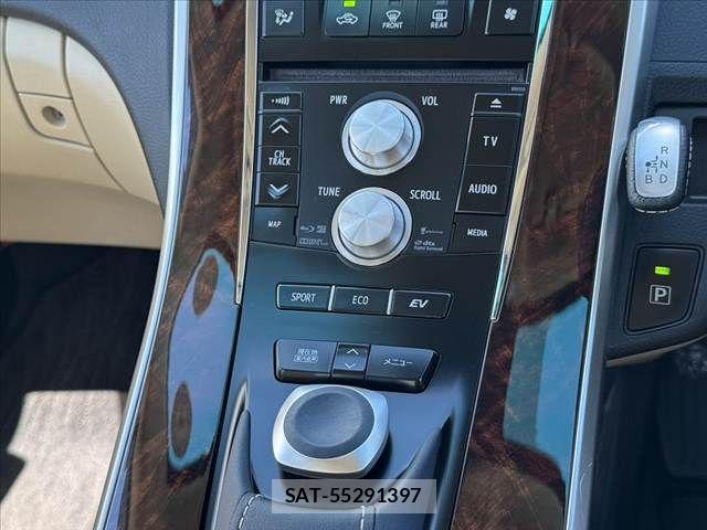 Toyota SAI 2014-03 8661397-28