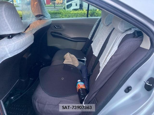 Toyota SAI 2009-12 8686486-13