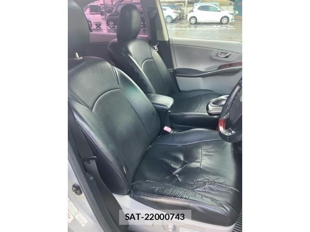 Toyota SAI 2010-11 8686488-17