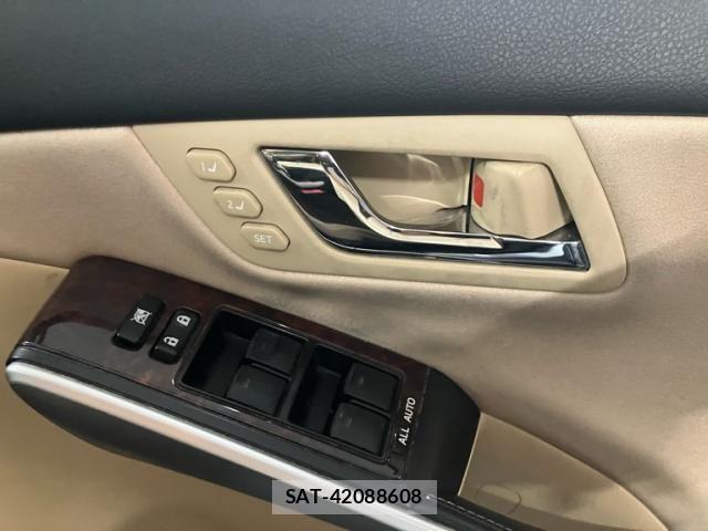 Toyota SAI 2013-10 8745679-12