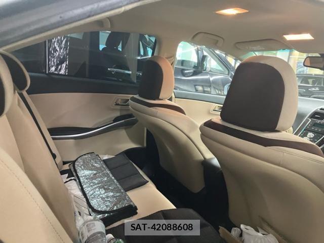 Toyota SAI 2013-10 8745679-19