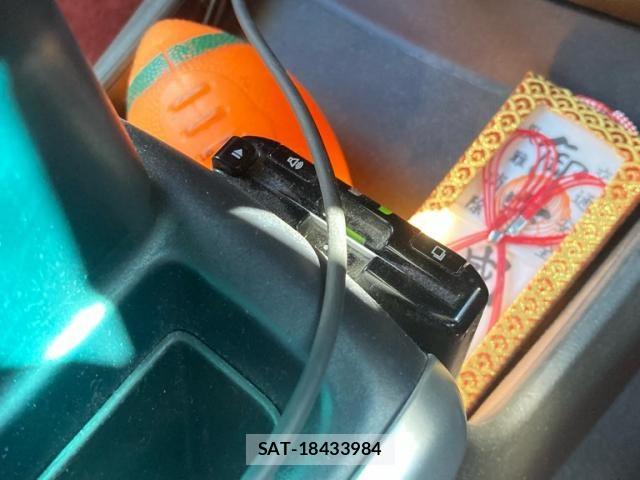 Toyota SAI 2014-07 8797387-18