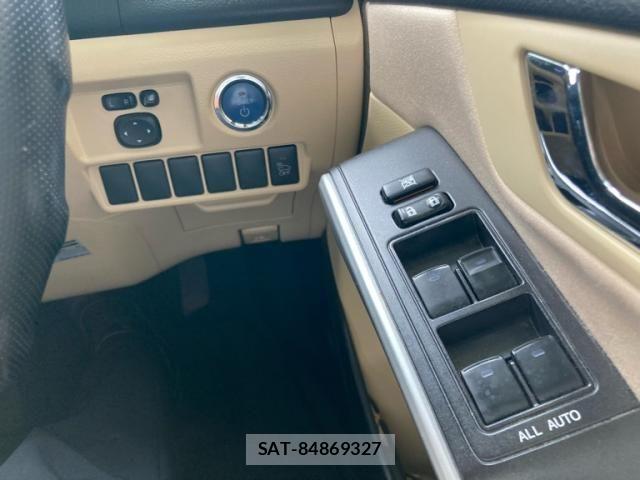 Toyota SAI 2014-06 8831425-19