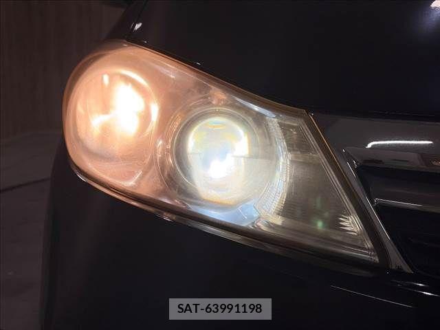 Toyota SAI 2010-01 8831426-11