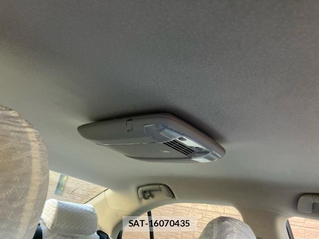 Toyota SAI 2009-12 8884297-25