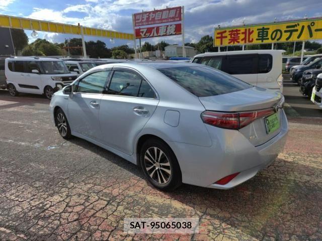 Toyota SAI 2017-06 8884296-11