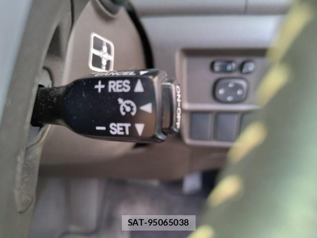 Toyota SAI 2017-06 8884296-17