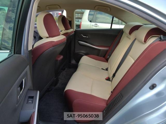 Toyota SAI 2017-06 8884296-22